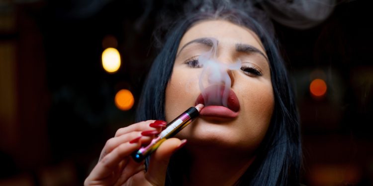 Контрабандная партия в 13 тысяч вейпов задержана на границе Казахстана с Россией