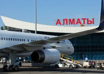 На бардак в аэропорту Алматы пожаловались казахстанцы (ВИДЕО)