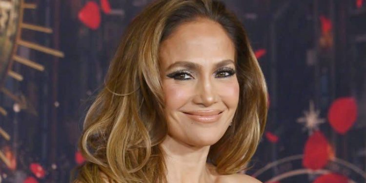 Джей Ло поделилась кавером казахстанки в Instagram