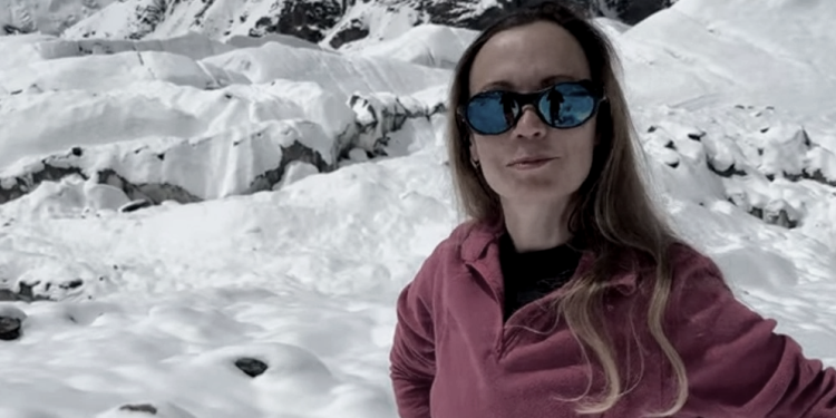 В Кыргызстане завершили операцию по спасению альпинистки из России