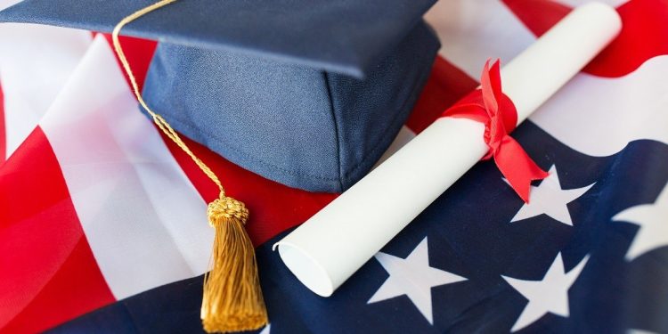 Казахстанских студентов могут выгнать из США (ВИДЕО)