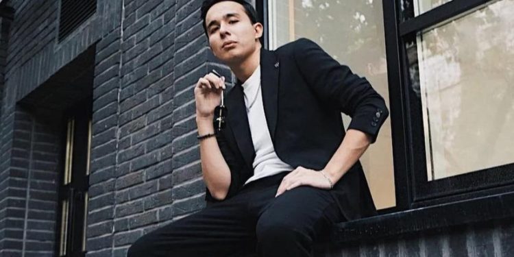 Мирас Жугунусов перенёс концерт на Центральном стадионе в Алматы