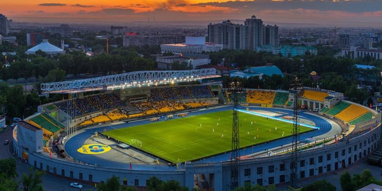 “Ұят”: алматинцы переживают за состояние Центрального стадиона