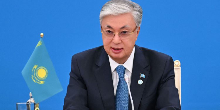 Токаев поздравил президента Кыргызстана и премьера Малайзии