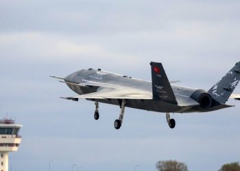 Первый турецкий беспилотный истребитель Bayraktar Kızılelma запустили в массовое производство