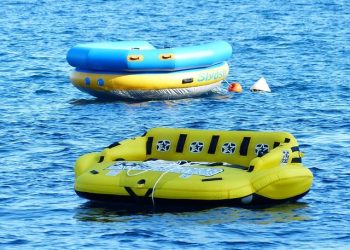 Девушки чуть не погибли на водном аттракционе на Балхаше (ВИДЕО)