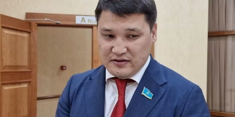 Я либо кого-то убью, либо сам умру: Берденов сообщил о якобы поступавших от Жиембая угрозах