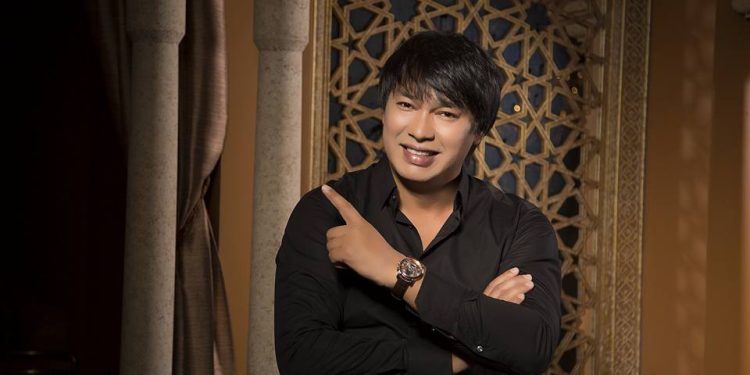 Певец Беркут требует от FlyArystan вернуть 600 тысяч тенге за сорванный рейс (ВИДЕО)