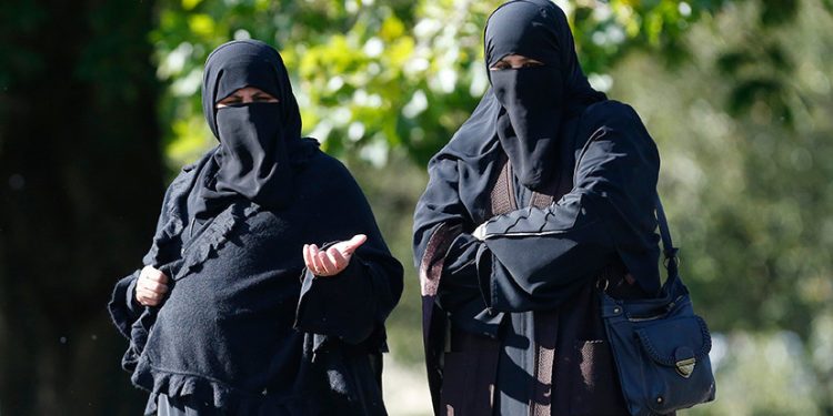 Не закрывайте свои лица! Полиция Атырау провела рейды из-за требований к никабам