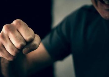 Жертва друзей: в Актобе парня избили, приняв его за наркозакладчика