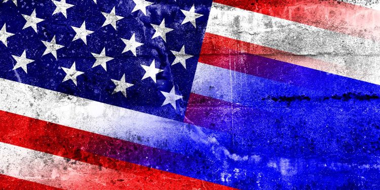 Встреча Трампа и Путина: официальные лица прибывают на Аляску