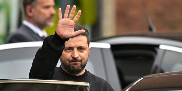 Белый дом попросил Зеленского надеть костюм для встречи с Трампом ― СМИ