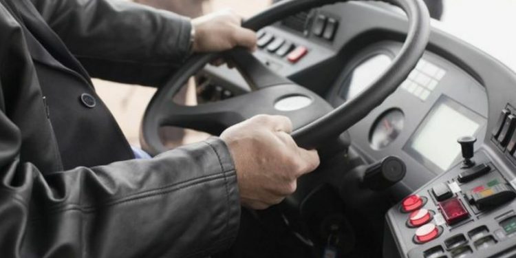 В Алматы уволили водителя автобуса, устроившего скандал с пассажирами