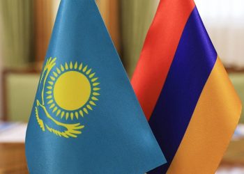 Токаев: Казахстан готов далее способствовать политическому диалогу между Арменией и Азербайджаном