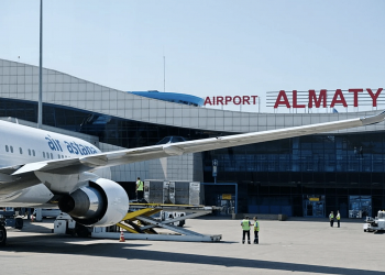 Самолёт Air Astana вернулся в Алматы из-за неполадки