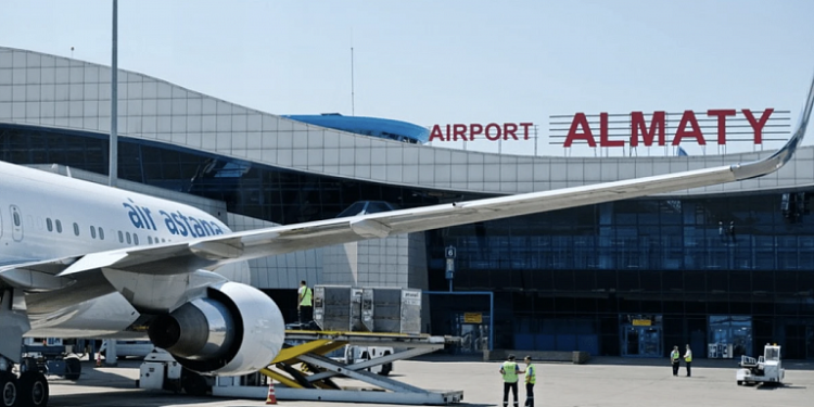 Самолёт Air Astana вернулся в Алматы из-за неполадки