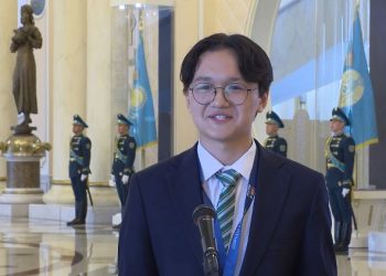 Школьник из Семея поделился эмоциями после разговора с Токаевым