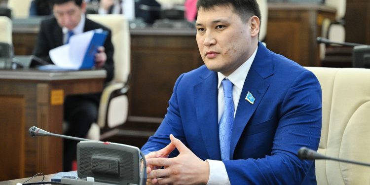 Свидетели на суде рассказали, что Берденов молился, лёжа в крови на асфальте