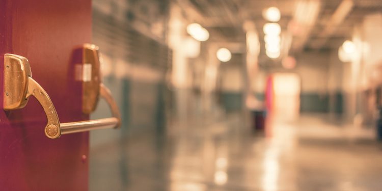 Дежурят ли полицейские в больницах Астаны?