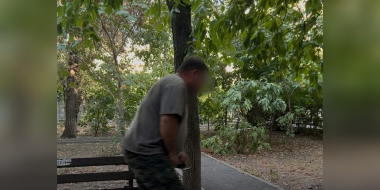 Мужчина мастурбировал и снимал девушку на видео в Алматы