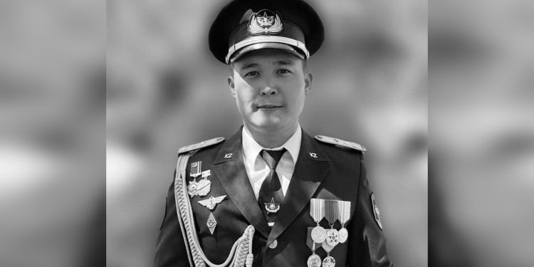 В Павлодарской области простились с военнослужащим, погибшим при крушении вертолёта на Сорбулаке