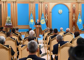 Токаев поздравил работников транспорта и пообещал масштабную модернизацию отрасли