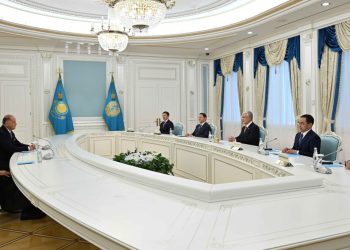 Токаев принял глав Международной федерации спортивной стрельбы и Азиатской конфедерации стрельбы