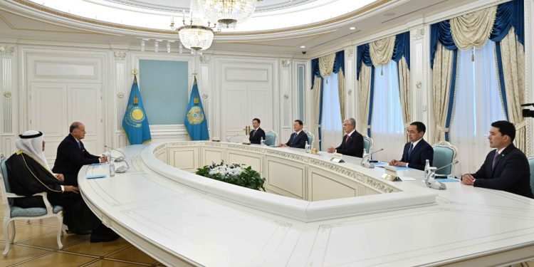 Токаев принял глав Международной федерации спортивной стрельбы и Азиатской конфедерации стрельбы