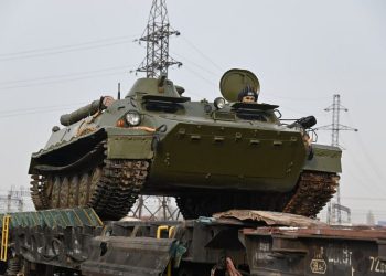 Казахстанцев предупредили о перемещении военной техники