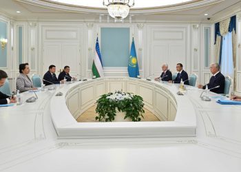 Токаев встретился с главой сената узбекистанского парламента