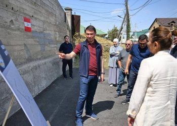 Кому аким Алматы пригрозил лишением лицензий?