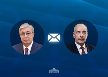 Токаев поздравил президента Венгрии с Днём Святого Иштвана