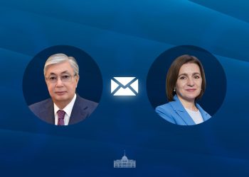 Токаев поздравил президента Молдовы с Днём Независимости