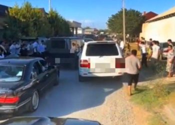 Свадебный кортеж устроил хаос в Туркестанской области (ВИДЕО)