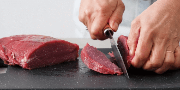 Куда жаловаться на дорогую говядину в Казахстане?