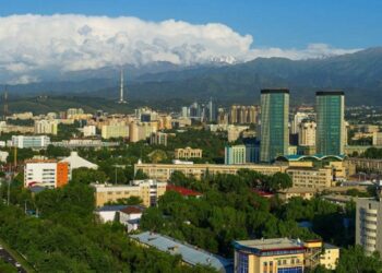 “Очень дорого”: турист поделился впечатлениями об Алматы