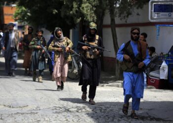 Талибан запретил книги женщин в университетах