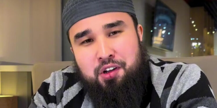 За скандальные высказывания оштрафован казахстанский певец и блогер