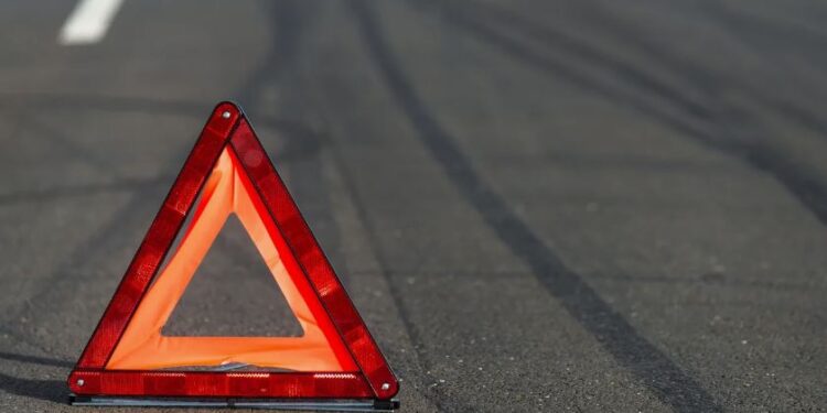 Автомобиль на полном ходу снёс пешеходов на “зебре” в Уральске (ВИДЕО)