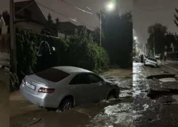 Автомобили ушли под землю в Алматы: что сделают власти и кто заплатит за ущерб? (ВИДЕО)