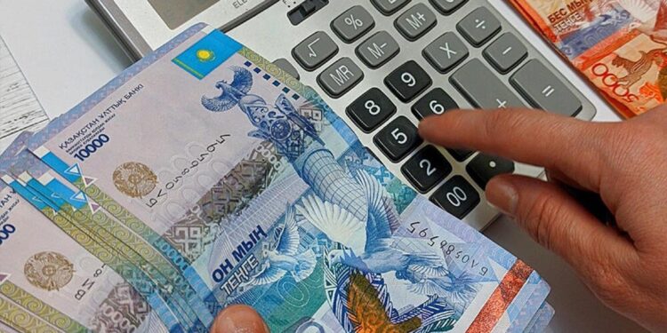 Токаев призвал навести порядок в социальных расходах