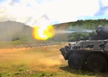 Венесуэла vs США? В Каракасе проходят массовые военные учения (ВИДЕО)