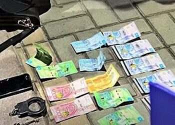 Лжеполицейские вымогали деньги у алматинцев