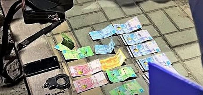 Лжеполицейские вымогали деньги у алматинцев