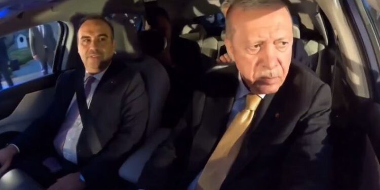 Эрдоган протестировал новый турецкий электромобиль Togg T10F (ВИДЕО)