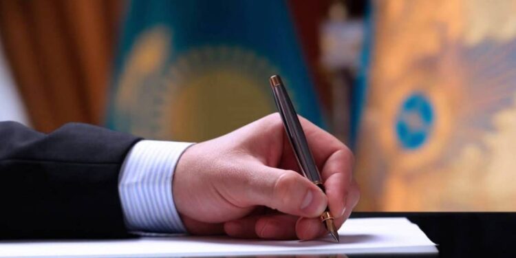 Назначены помощники и советник президента Казахстана