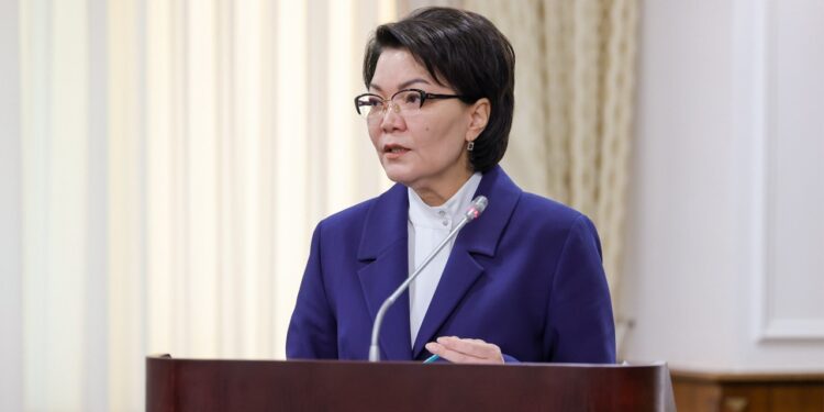 Жакупова осудила слова блогера об аутизме (ВИДЕО)