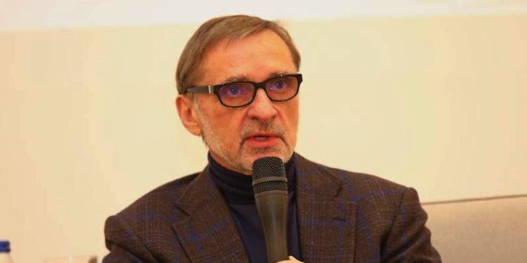 Семейный скандал с миллионами: падчерица олигарха Беловича обвинила его в угрозах убийством