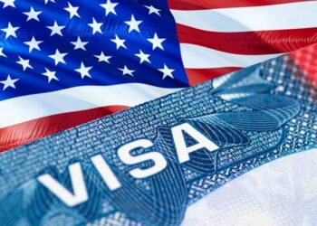 Женщина оформила фиктивные визы и обманула более 60 человек