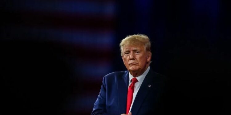 Трамп в ближайшее время планирует провести телефонный разговор с Путиным